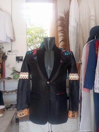 Jas Formal Hitam Etnik